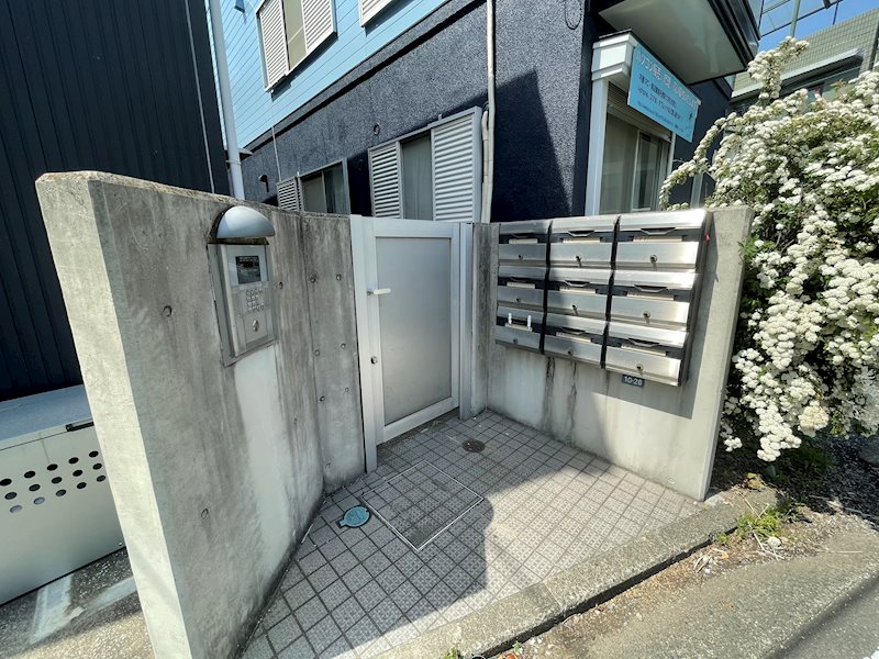 クレドアネックス白楽 エントランス