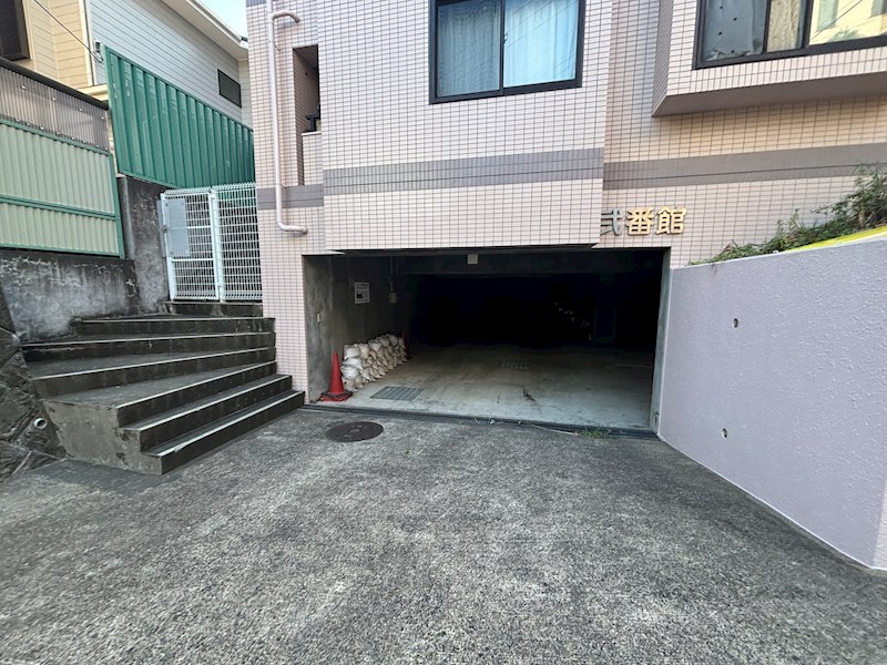 フジビューハイツ菊名弐番館 駐車場