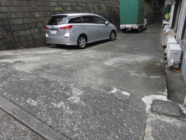 丸喜荘 駐車場