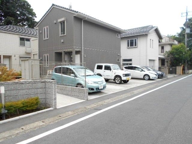 Shiki estate 駐車場