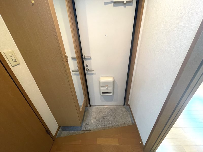 テレス綱島 玄関