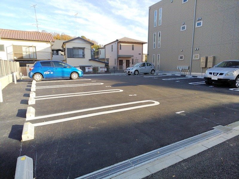 T'sTERRACE大倉山 駐車場
