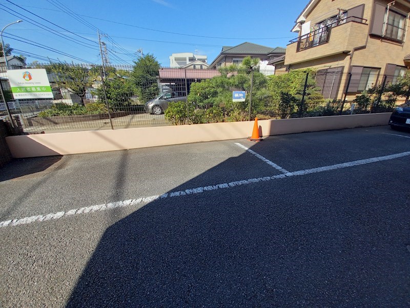 KMビル 駐車場