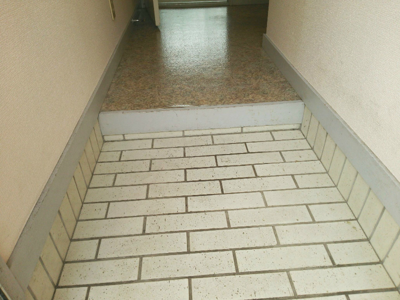 師岡パレス 玄関