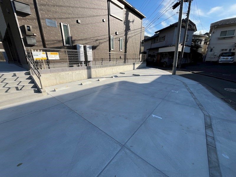サンテラス大倉山 駐車場