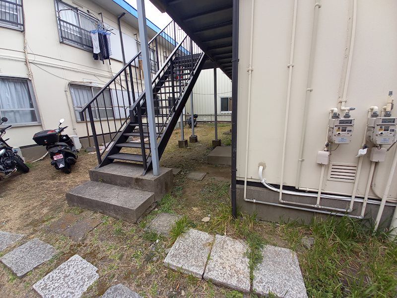 明和荘A棟 エントランス