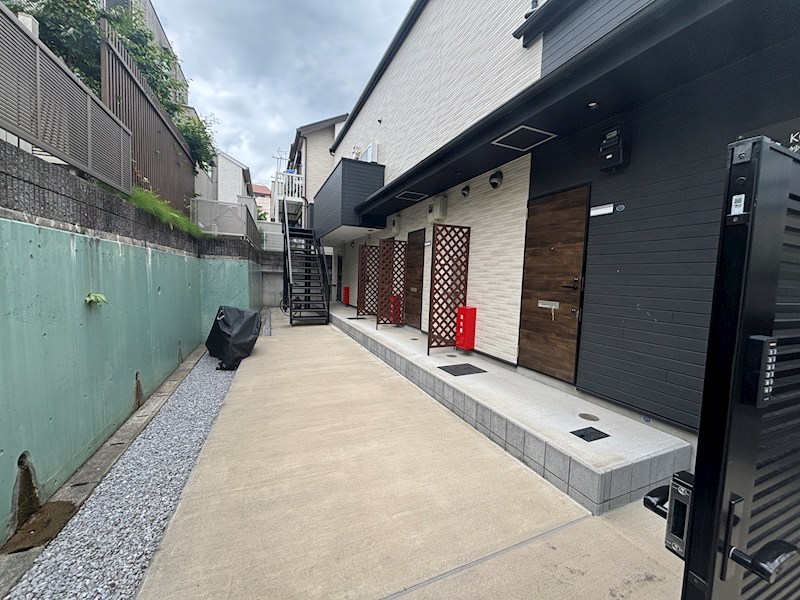 ココライフ妙蓮寺 エントランス