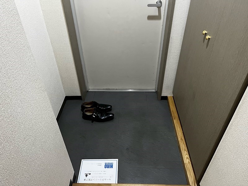 エマーレ新川崎 玄関