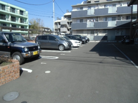 ソルテア日吉 駐車場