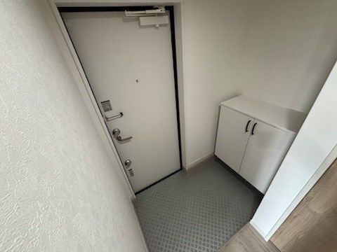 ハーミットクラブハウストゥギャザーPino 玄関
