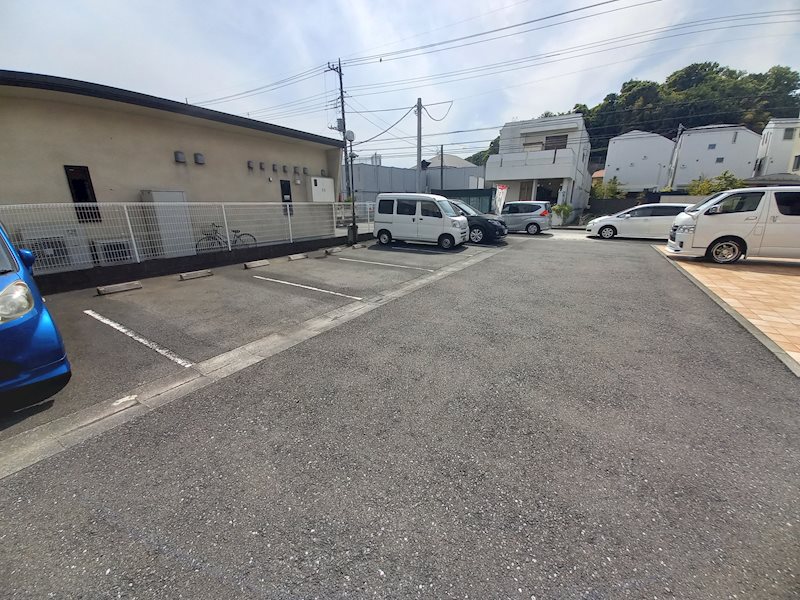 ヴェルエトアルⅡ 駐車場