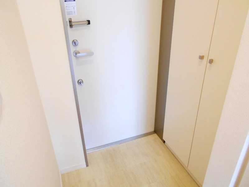 リバード北加瀬 玄関