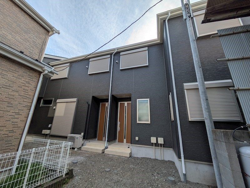 師岡町テラスハウス エントランス