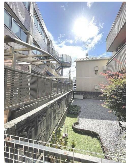 モスグリーン大倉山 ベランダ