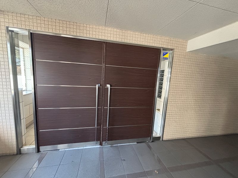 ラ・シード妙蓮寺 エントランス