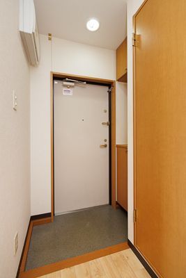 クレインハイム 玄関
