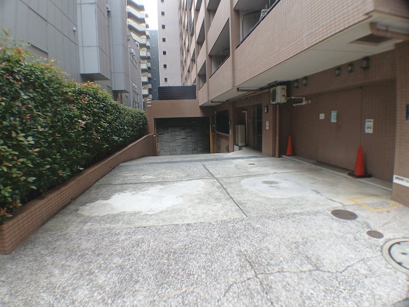 コスモ新横浜 駐車場
