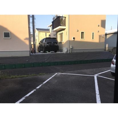リバーサイドツルミ 駐車場