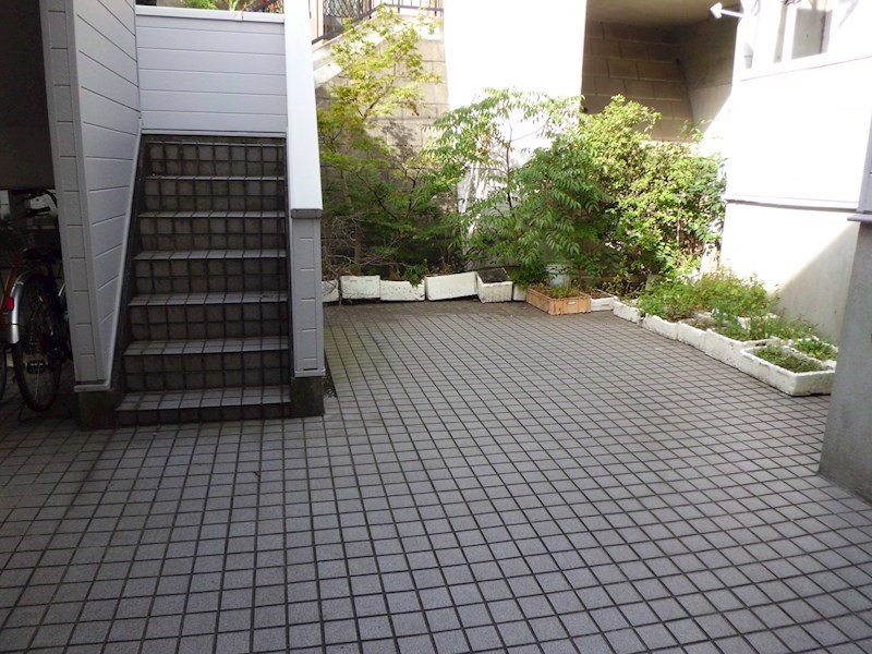 シャトー妙蓮寺 エントランス