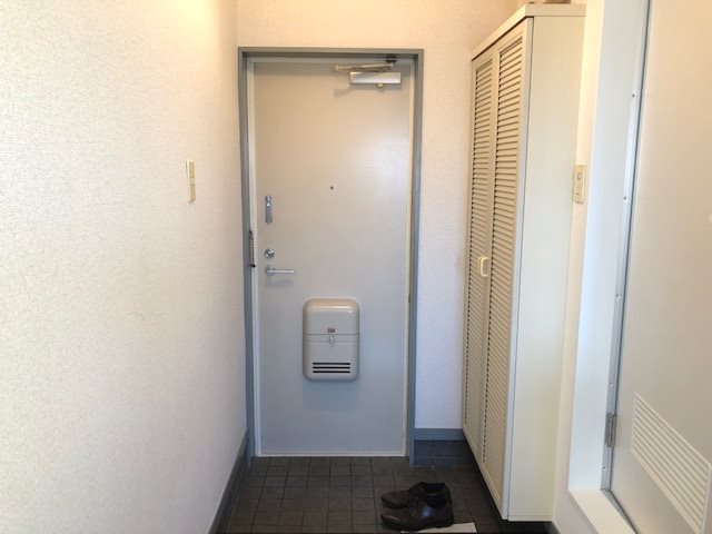 シャトー妙蓮寺 玄関