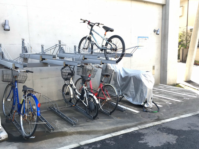 ドゥーエ新丸子 駐車場