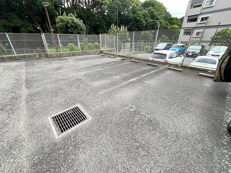 リブェールヒルズ早渕 駐車場