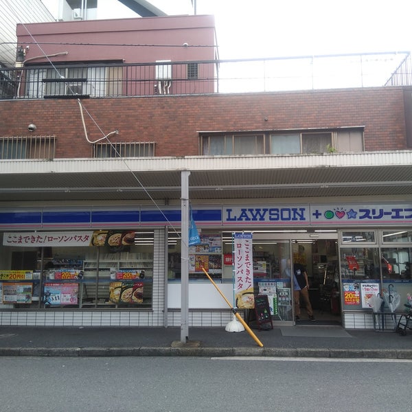 T's garden西寺尾 B棟 コンビニ