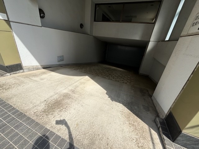 ライオンズプラザ新横浜 駐車場