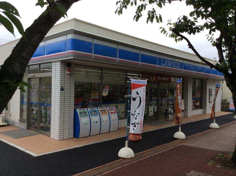 リーラ横浜川和町 コンビニ
