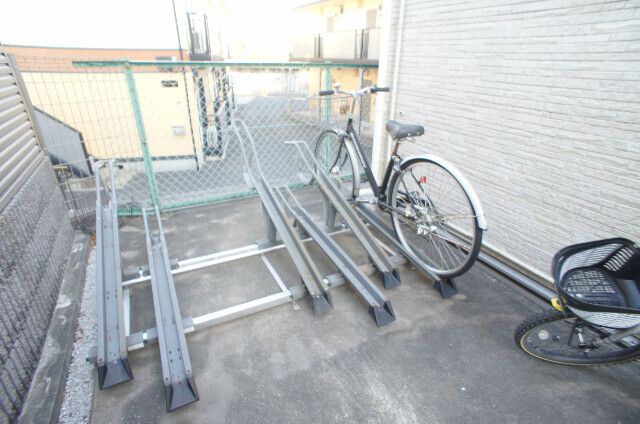 ディアレンス妙蓮寺 駐車場