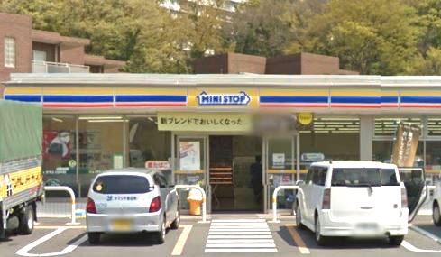 ルゼール新綱島 コンビニ