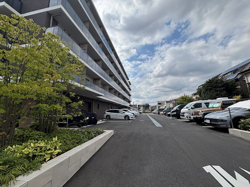 ラティエラ武蔵小杉 駐車場