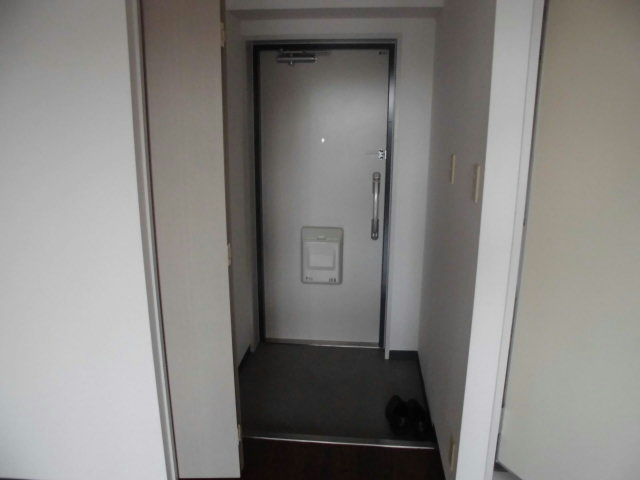 ライオンズプラザ新横浜 玄関