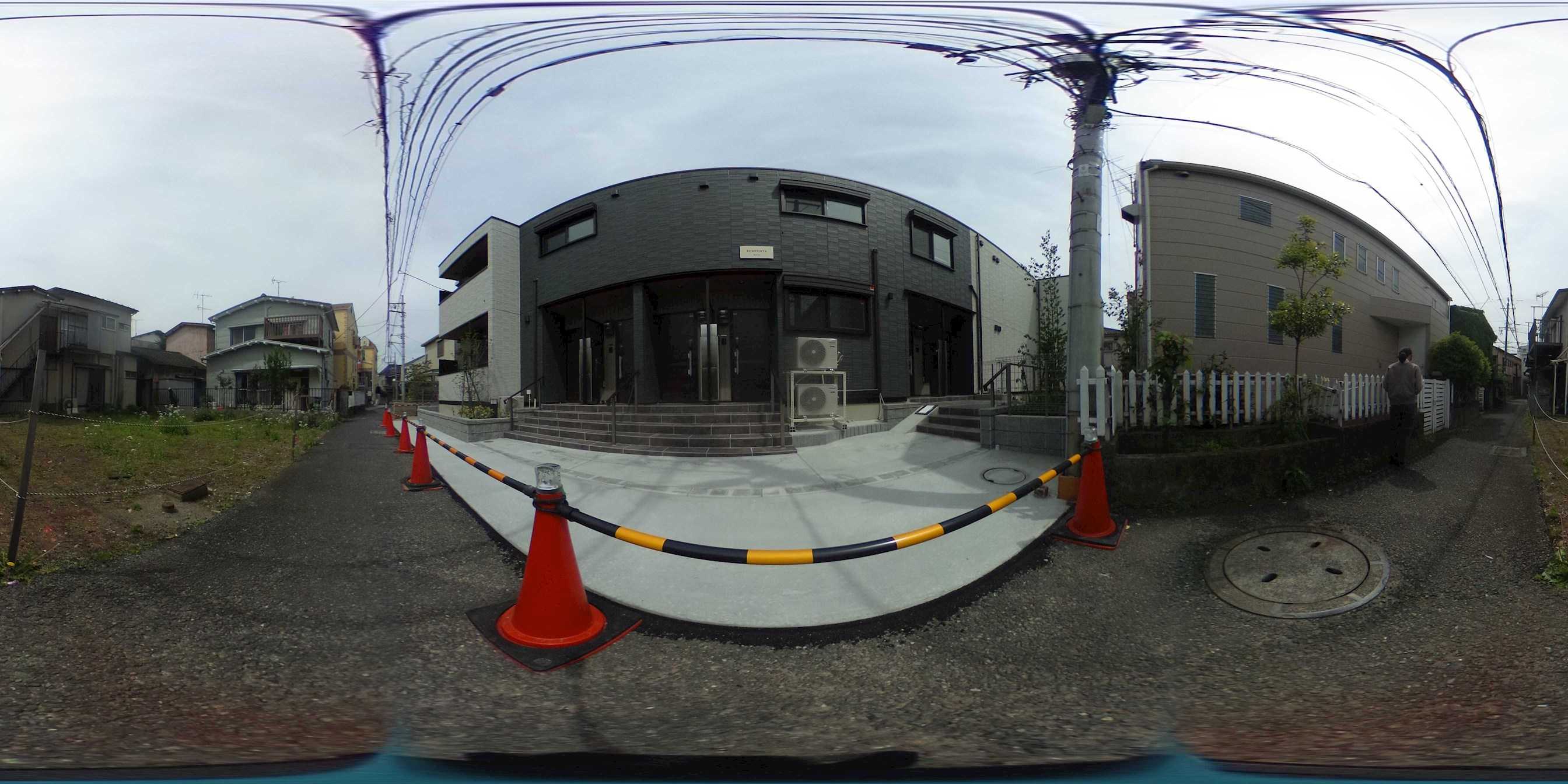 KOMFORTA エントランス