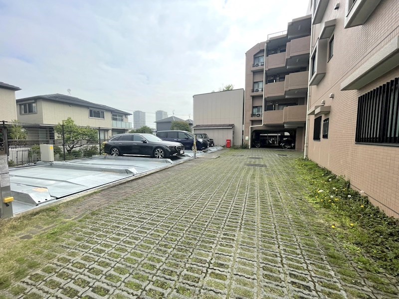 ナイスアーバン平間 駐車場