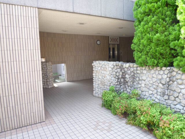 ラポール菅田 エントランス