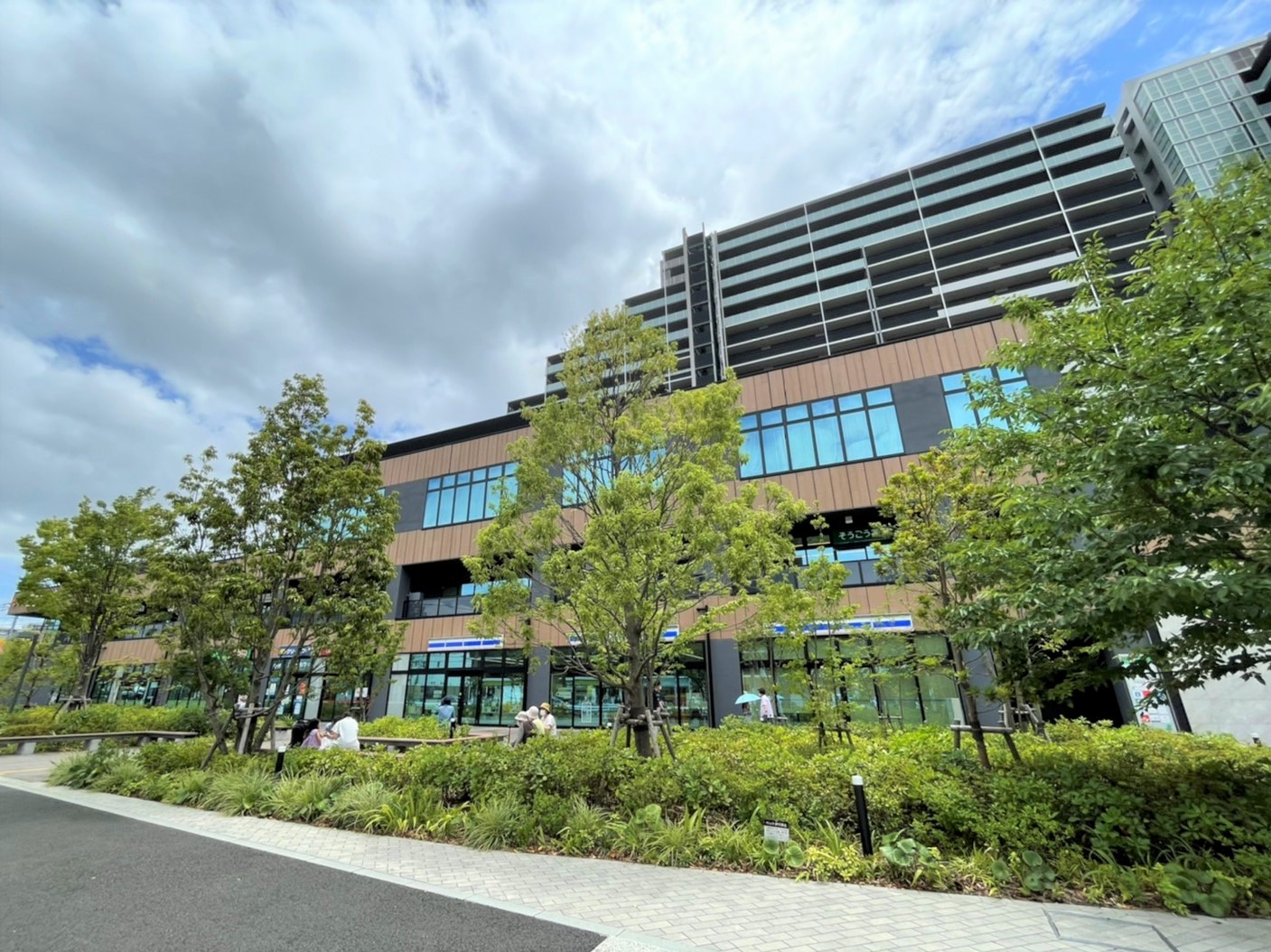 メゾン・ド・アンビアンス ショッピング施設
