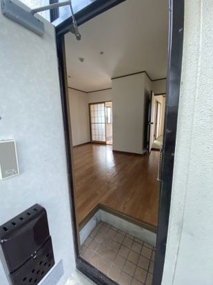 ファミーユエミナンス 玄関