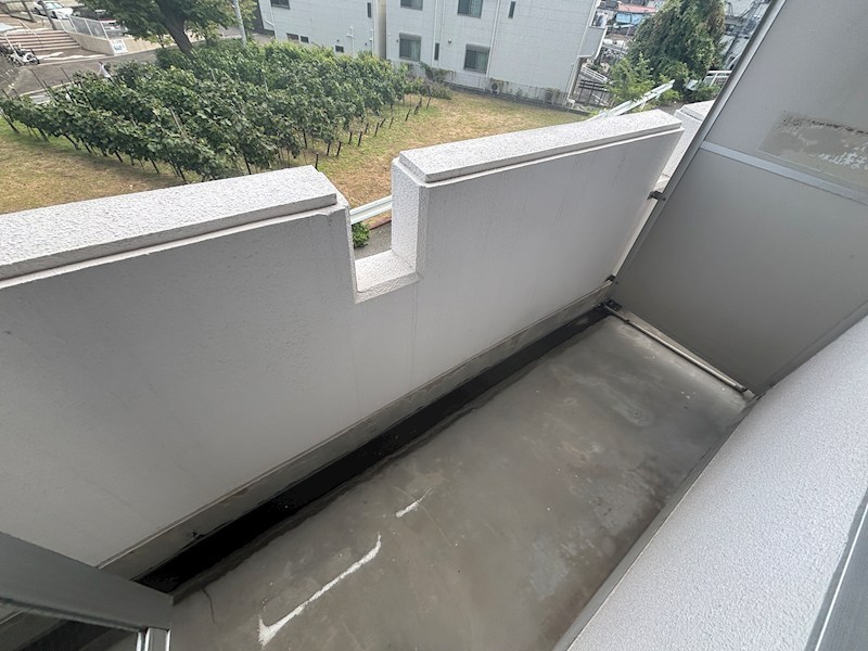 ＫＪメゾン岸根公園  ベランダ