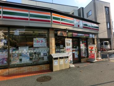 エフ・パークレジデンス横浜反町4281 コンビニ