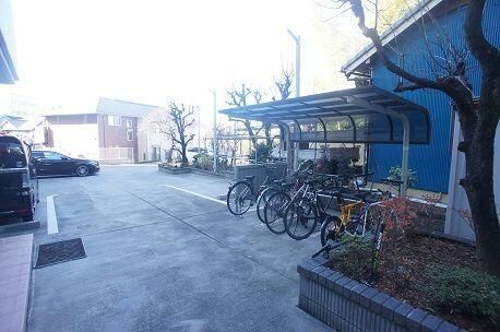 ヴェールⅥ 駐車場