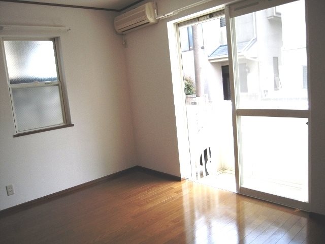 神奈川県横浜市港北区下田町１丁目 リビング