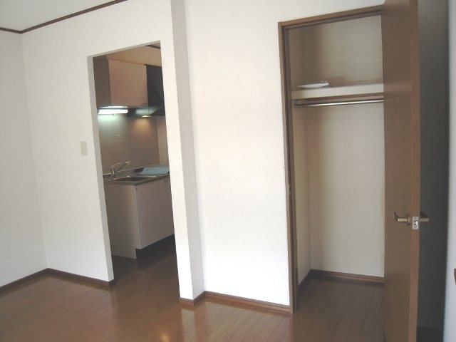 神奈川県横浜市港北区下田町１丁目 収納