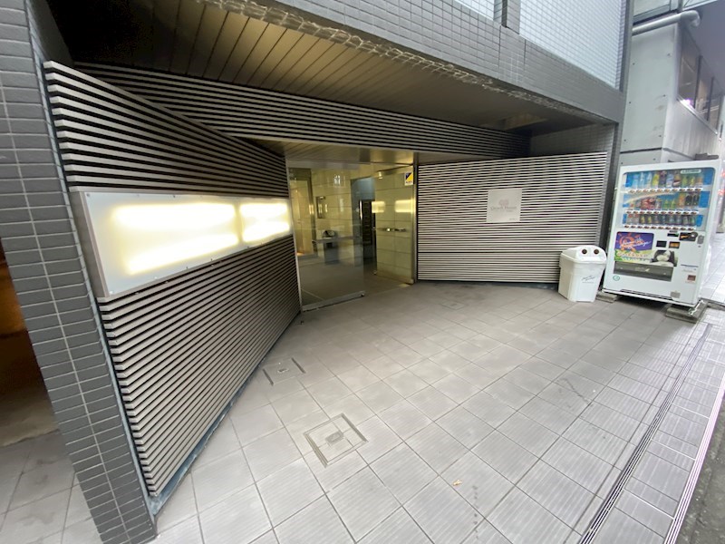 グロースメゾン新横浜 エントランス