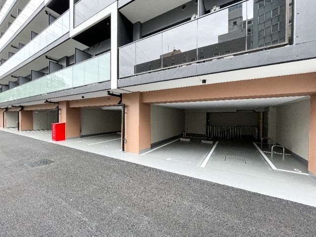 ドゥーエ新横浜 駐車場
