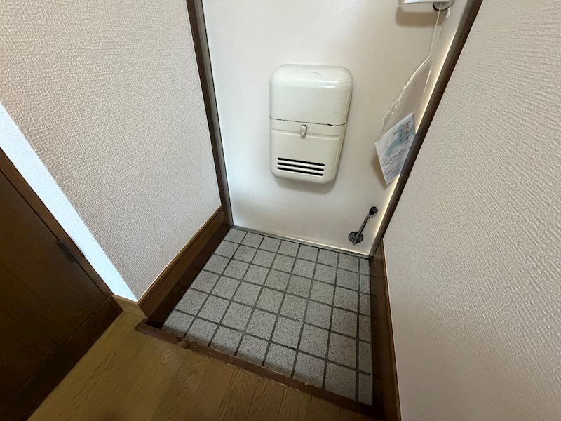西山ハイツ 玄関