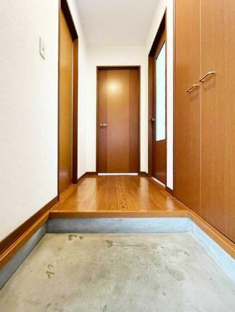 サニーハイツ駒ヶ橋 玄関
