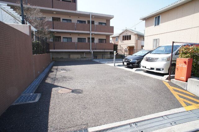 クライン　デァ・ベルク　Ⅱ 駐車場