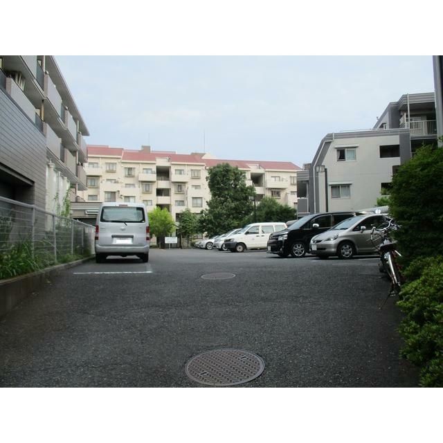 サンヒルズ中山 駐車場