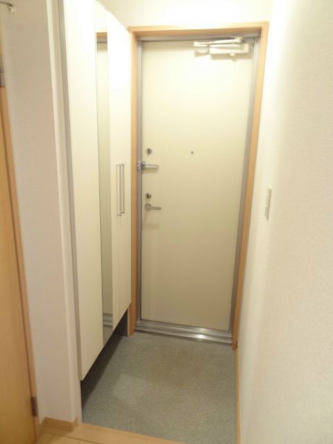 メゾンアムール壱番館 玄関